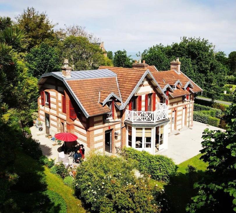 La Villa Des Rosiers Cricquebœuf Exterior foto